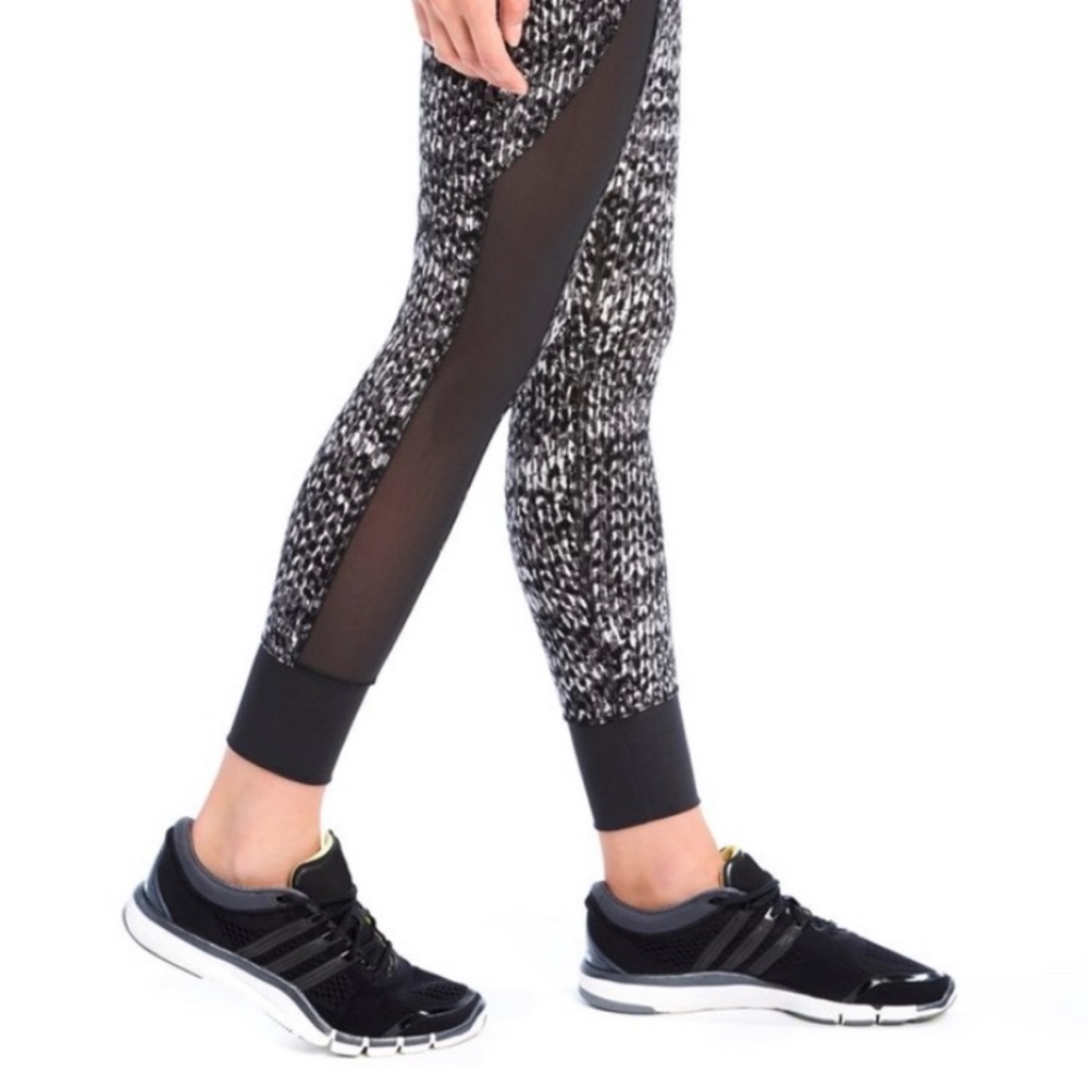 Lole Black and White ankle burst Leggings with Mesh sides and ankle
